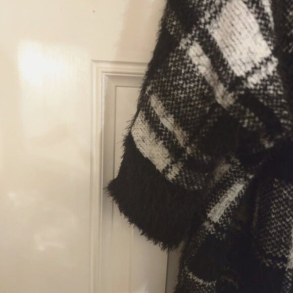 Oso Casuals 3X Black & White Plaid Open Cardigan Sweater With Fringe Trim - Picture 3 of 5